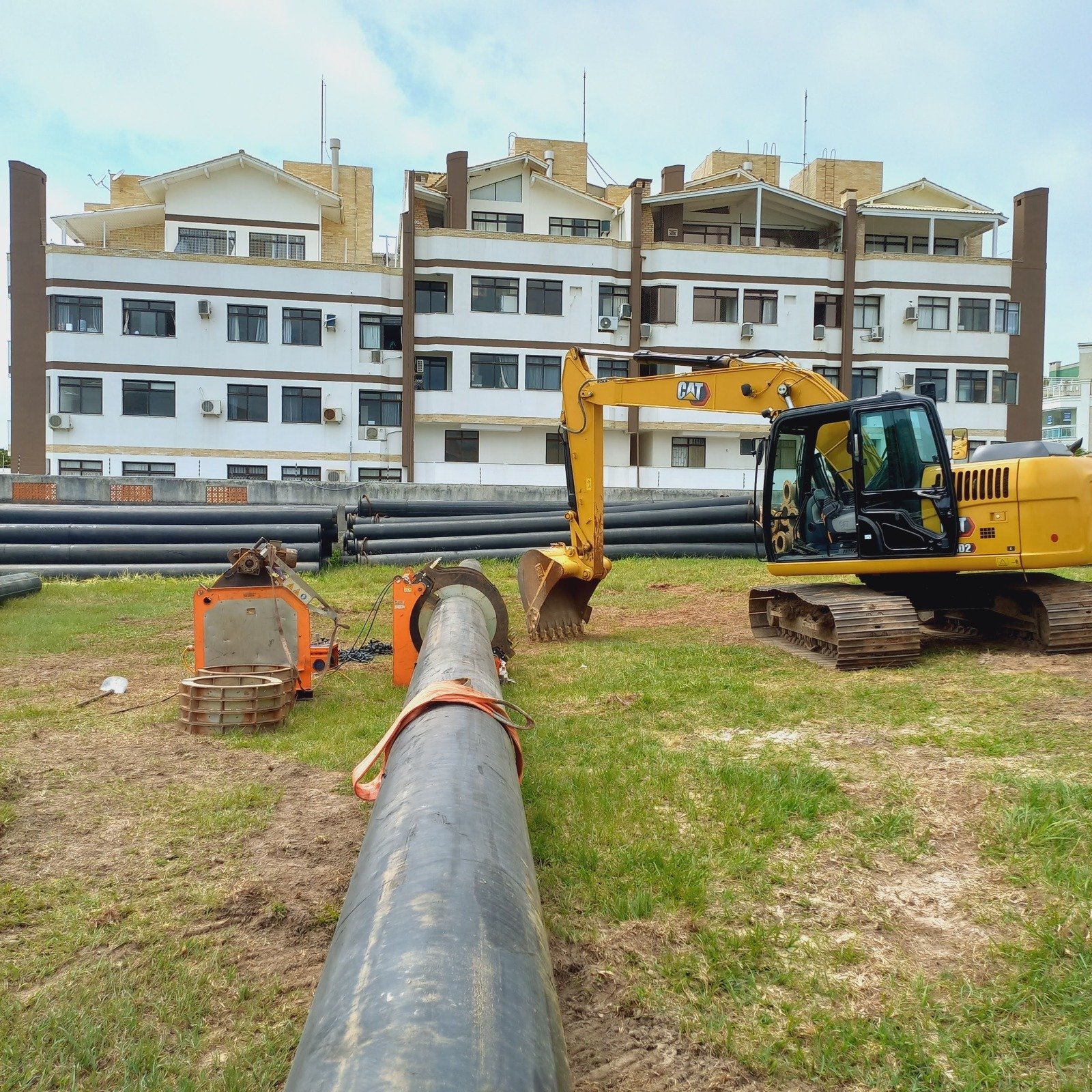 Tubo de PEAD de grande diâmetro e equipamento de solda em campo